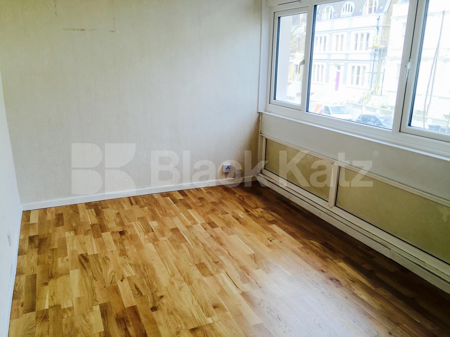 			UNDER OFFER, 3 Bedroom, 1 bath, 1 reception Flat			 Victoria Rise, Clapham Common